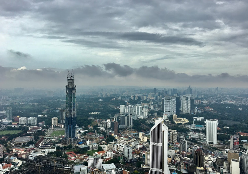 Вид на Куала Лумпур с башен Петронас